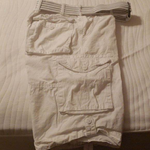 𝅺MEN'S Rocawear cargo shorts w/belt - Picture 1 of 3